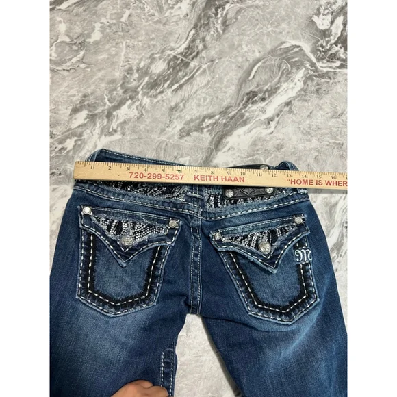 Women's Miss Me Jeans Size 26 Dark Blue with White Stitching - Picture 9 of 13